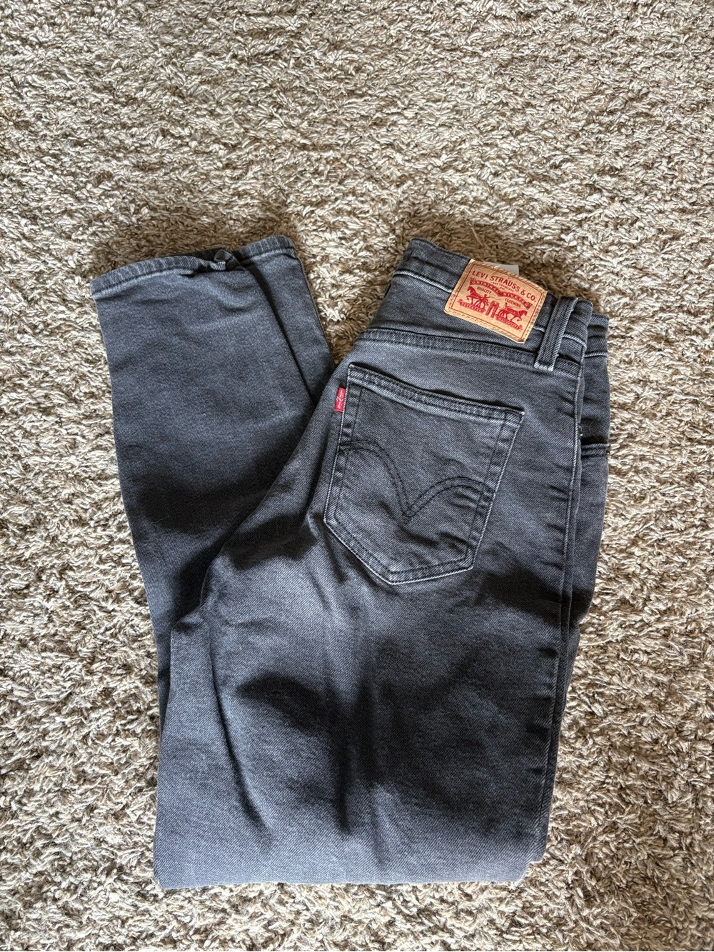 Levi's High Rise Mom Jean